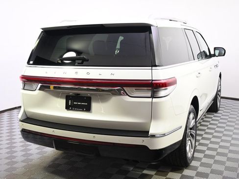 Used 2023 Lincoln Navigator Reserve image 6