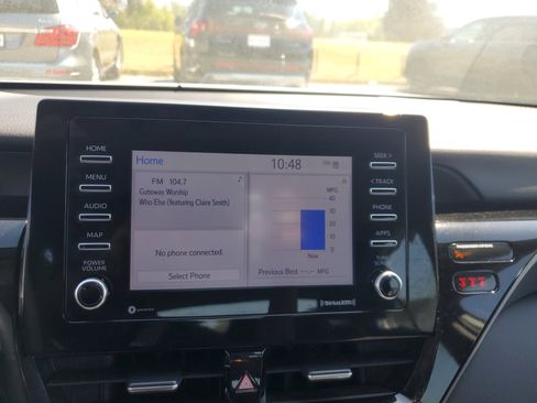 Used 2024 Toyota Camry SE image 19