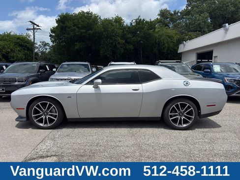 Used 2023 Dodge Challenger R/T RWD image 5