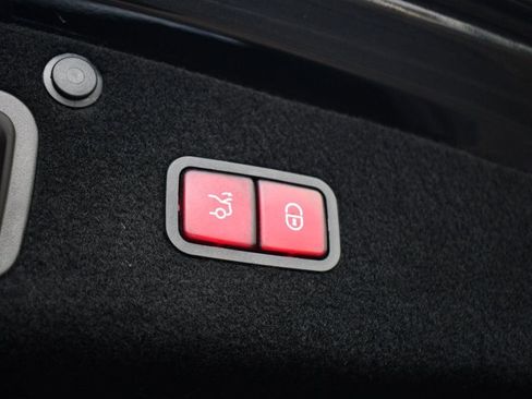 Used 2018 Mercedes-Benz S 560 4MATIC Sedan image 15