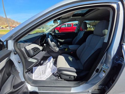 Used 2023 Subaru Outback Premium image 28