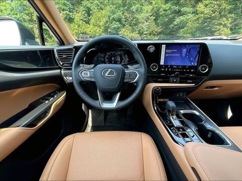 Certified 2025 Lexus NX 350 AWD w/ Accessory Package (2T) image 8