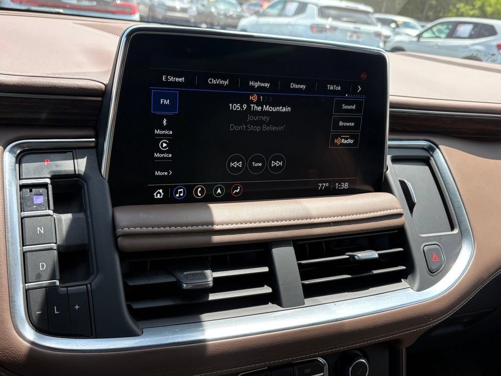 Used 2021 Chevrolet Tahoe High Country AWD/4WD image 11