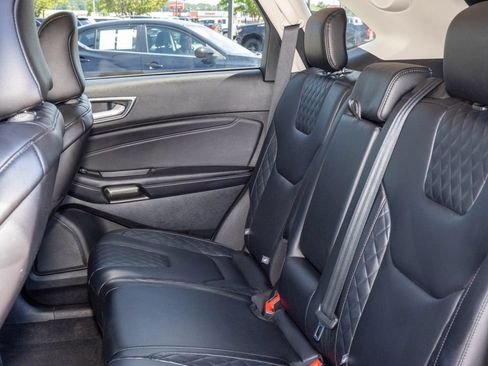 Used 2024 Ford Edge Titanium AWD/4WD image 16
