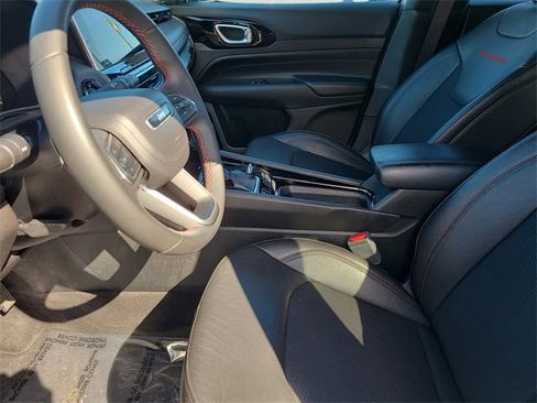 Used 2024 Jeep Compass Trailhawk image 21