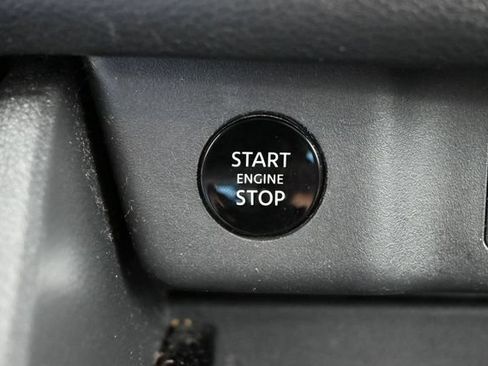 Used 2024 Nissan Rogue SV FWD image 22