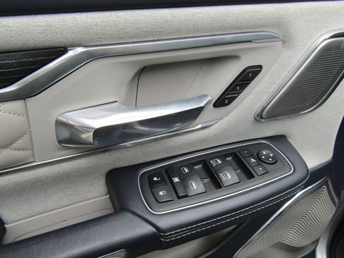 Used 2023 RAM 1500 Limited AWD/4WD image 29