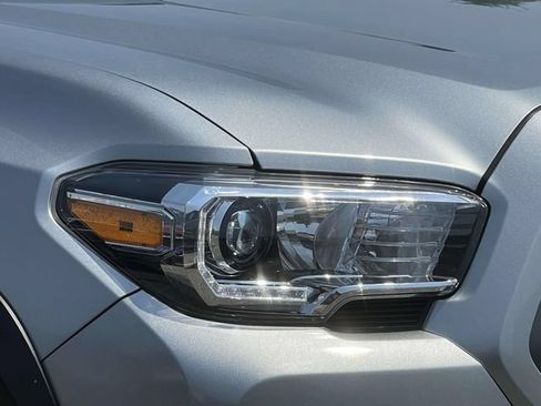 Used 2023 Toyota Tacoma TRD Off-Road AWD/4WD image 10