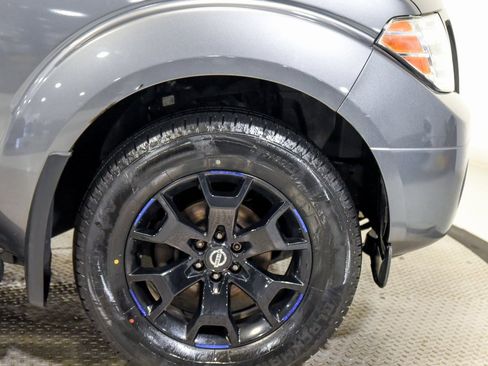 Used 2021 Nissan Frontier SV w/ Midnight Edition Floor Mats image 10