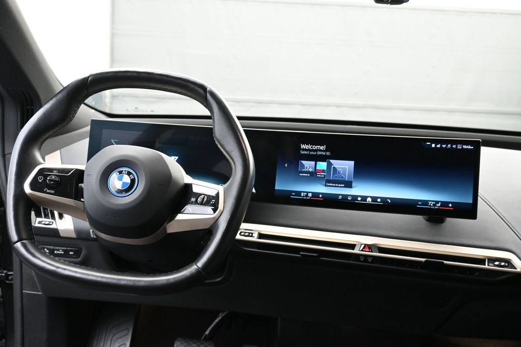 Used 2024 BMW iX xDrive50 w/ Convenience Package AWD/4WD image 11