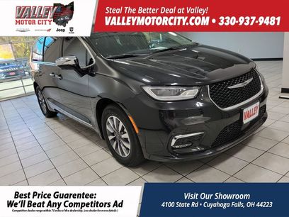 Used 2023 Chrysler Pacifica Limited