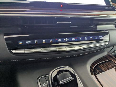 Used 2023 Cadillac Escalade ESV Premium Luxury image 22