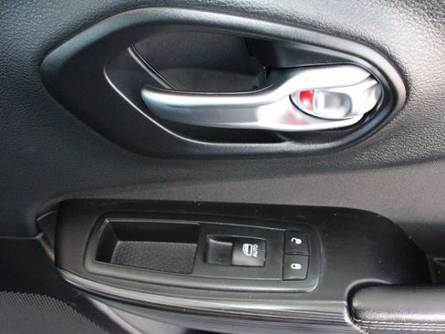 Used 2014 Jeep Cherokee Latitude image 42