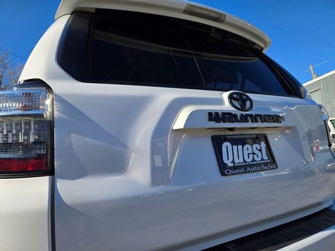 Used 2017 Toyota 4Runner SR5 Premium image 25