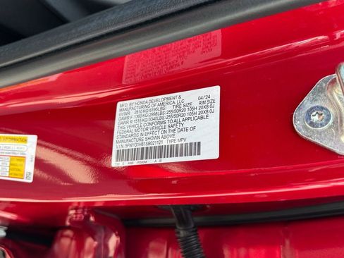 Used 2025 Honda Pilot Elite image 32