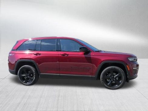 Used 2023 Jeep Grand Cherokee Limited w/ Luxury Tech Group II AWD/4WD image 2