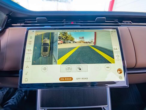 New 2025 Land Rover Range Rover SE image 22