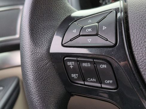 Certified 2018 Ford Explorer XLT w/ Equipment Group 202A image 17