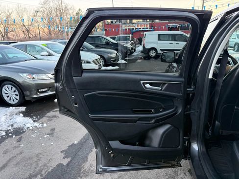Used 2015 Ford Edge Titanium image 35