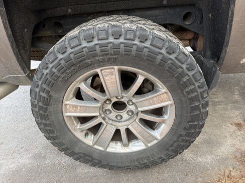 Used 2014 Chevrolet Silverado 1500 High Country w/ High Country Premium Package image 13