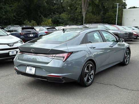 Used 2021 Hyundai Elantra Limited FWD image 5