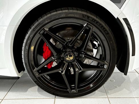 Used 2016 Chevrolet Corvette Z06 w/ 3LZ Preferred Equipment Group RWD image 18