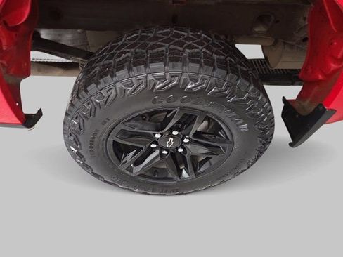 Used 2020 Chevrolet Silverado 1500 LT Trail Boss image 32