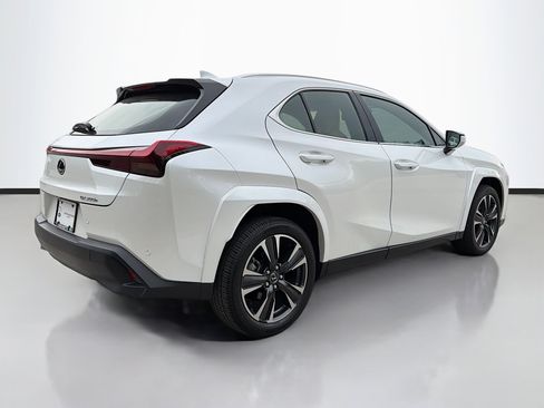 Used 2025 Lexus UX 300h FWD image 5