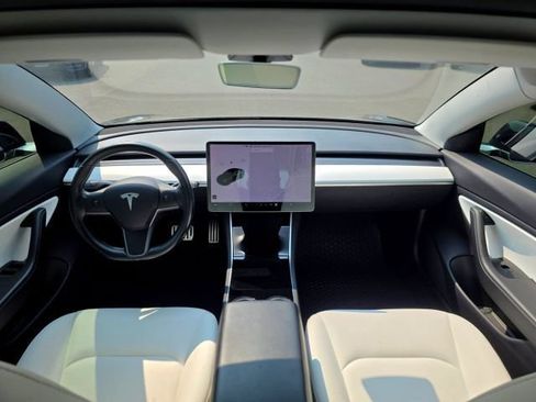 Used 2019 Tesla Model 3 RWD image 10