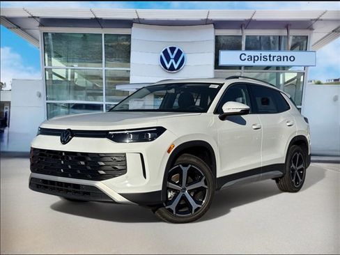 New 2026 Volkswagen Tiguan SE image 1