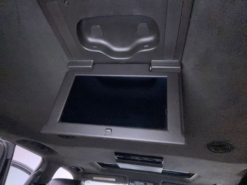 Used 2020 Cadillac Escalade ESV Platinum w/ Escalade Sport Edition image 15