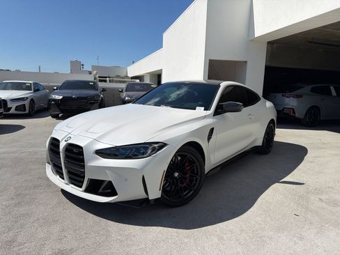 Used 2022 BMW M4 Competition w/ M Carbon Exterior Package RWD image 3