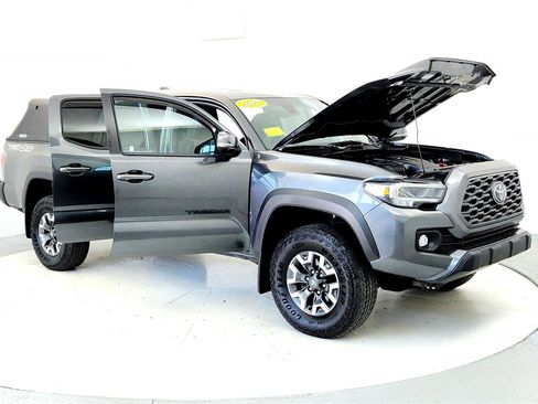 Used 2023 Toyota Tacoma TRD Off-Road image 12