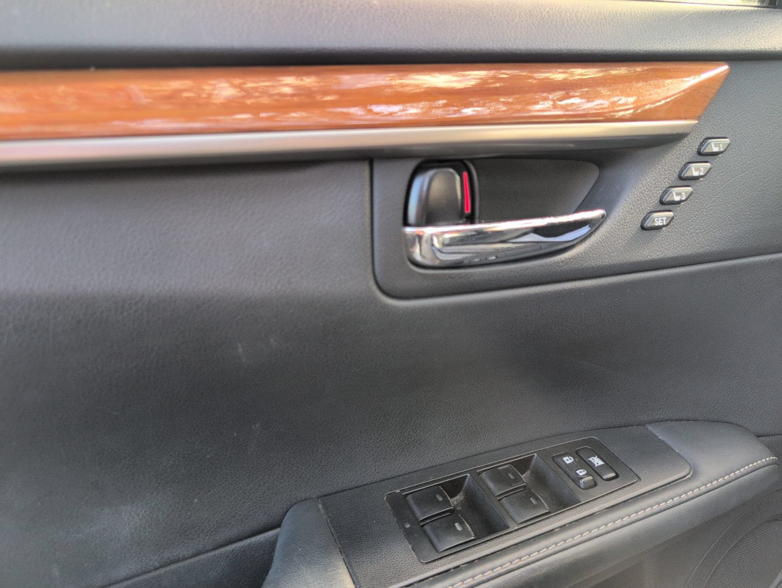 Used 2015 Lexus ES 300h w/ Navigation System Package FWD image 8