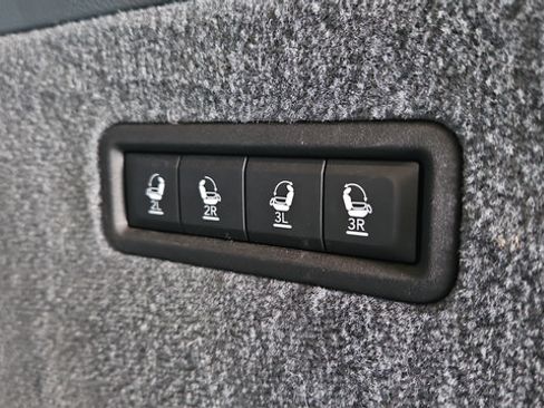 Used 2022 Jeep Grand Wagoneer Series II AWD/4WD image 30