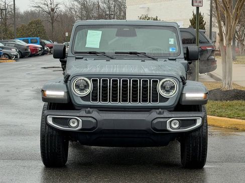 Used 2025 Jeep Wrangler Unlimited Sahara image 4