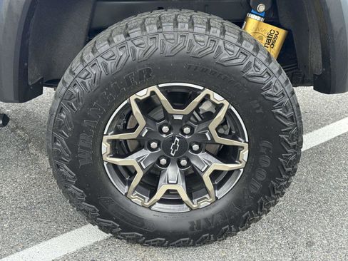 Used 2023 Chevrolet Colorado ZR2 w/ ZR2 Convenience Package III AWD/4WD image 29