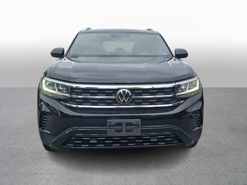 Used 2023 Volkswagen Atlas Cross Sport SE AWD/4WD image 2
