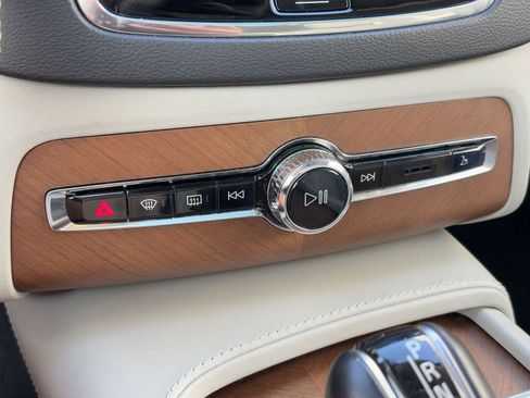 Used 2020 Volvo XC90 T6 Inscription w/ Protection Package image 19
