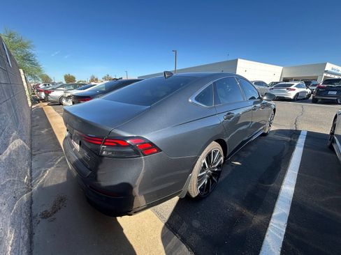 Used 2025 Honda Accord Touring image 4