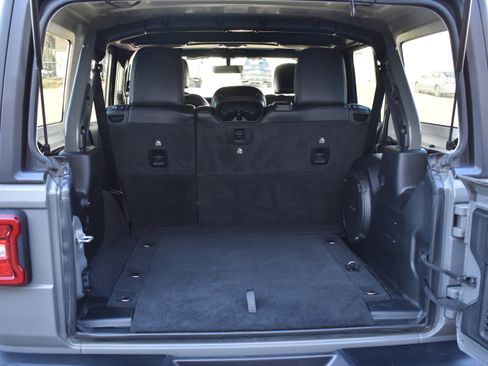 Used 2021 Jeep Wrangler Unlimited Rubicon image 35