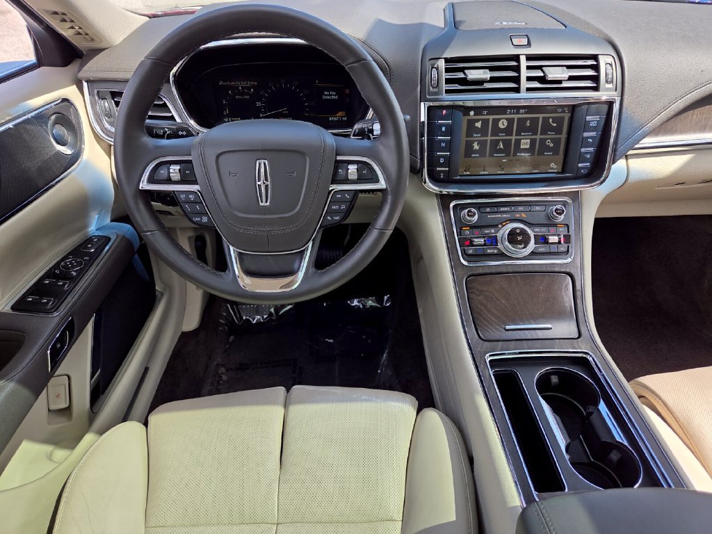 Used 2018 Lincoln Continental Reserve FWD image 11