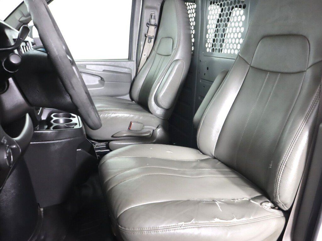 Used 2013 Chevrolet Express 1500 RWD image 21