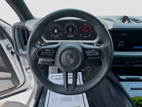 Used 2025 Porsche Cayenne Turbo AWD/4WD image 40