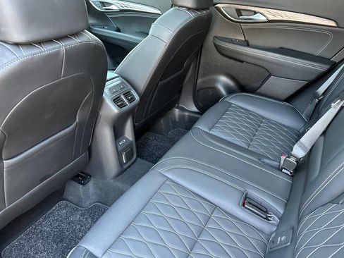 Certified 2023 Buick Envision Avenir AWD/4WD image 13