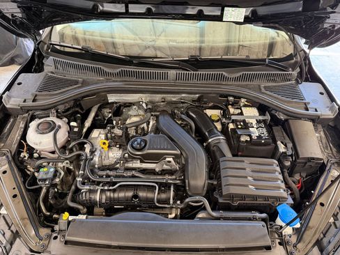 Used 2025 Volkswagen Jetta SE image 31