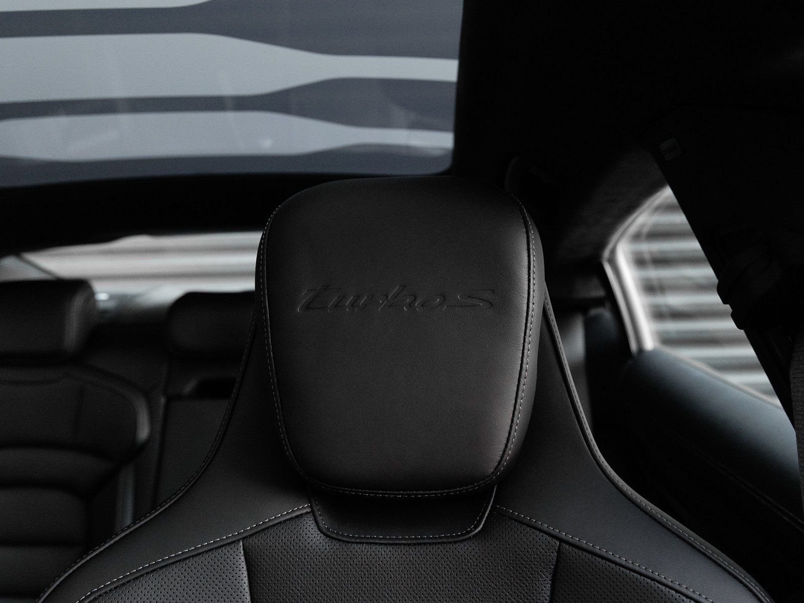 Certified 2025 Porsche Taycan Turbo S AWD/4WD image 18
