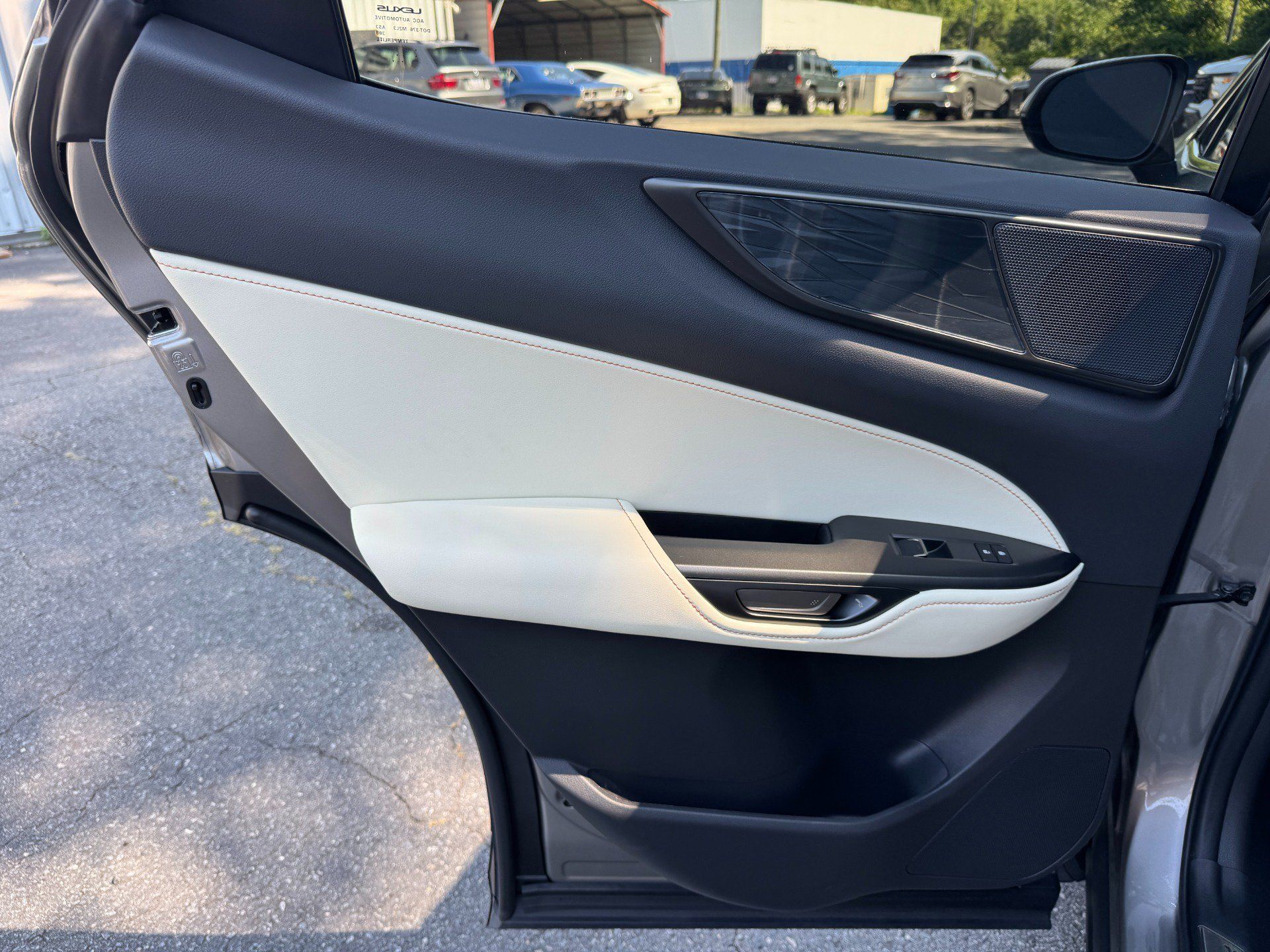 Used 2024 Lexus NX 250 FWD w/ Towing Package (2000 Lbs) image 44