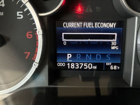 Used 2017 Toyota Tundra SR5 image 15