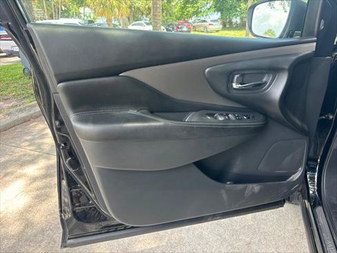 Used 2023 Nissan Murano SV AWD/4WD image 14